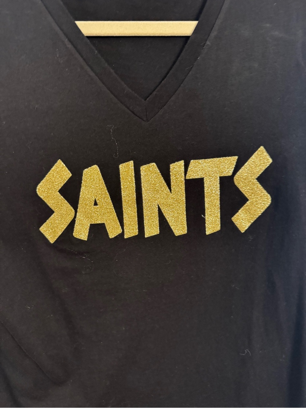 Saints Glitter Logo V-Neck LadiesTop - Black & Gold